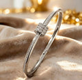 Armband mit Zirkoniakristallen und Versilberung