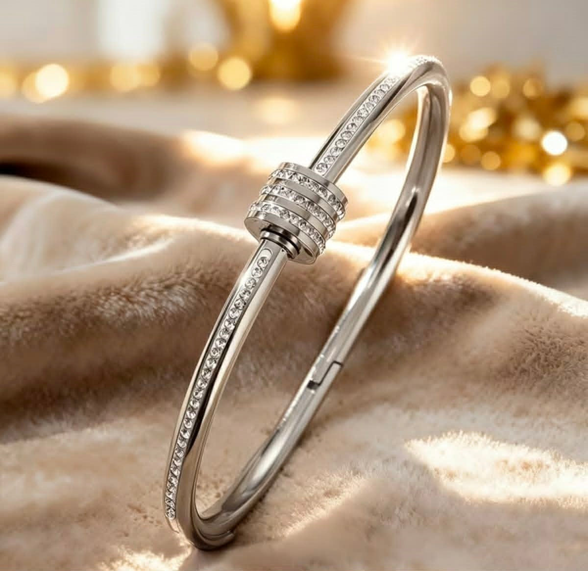 Armband mit Zirkoniakristallen und Versilberung