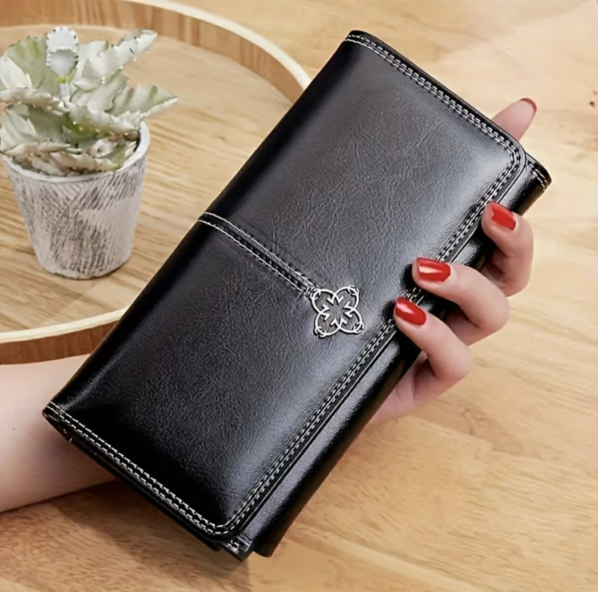 Дамски портфейл