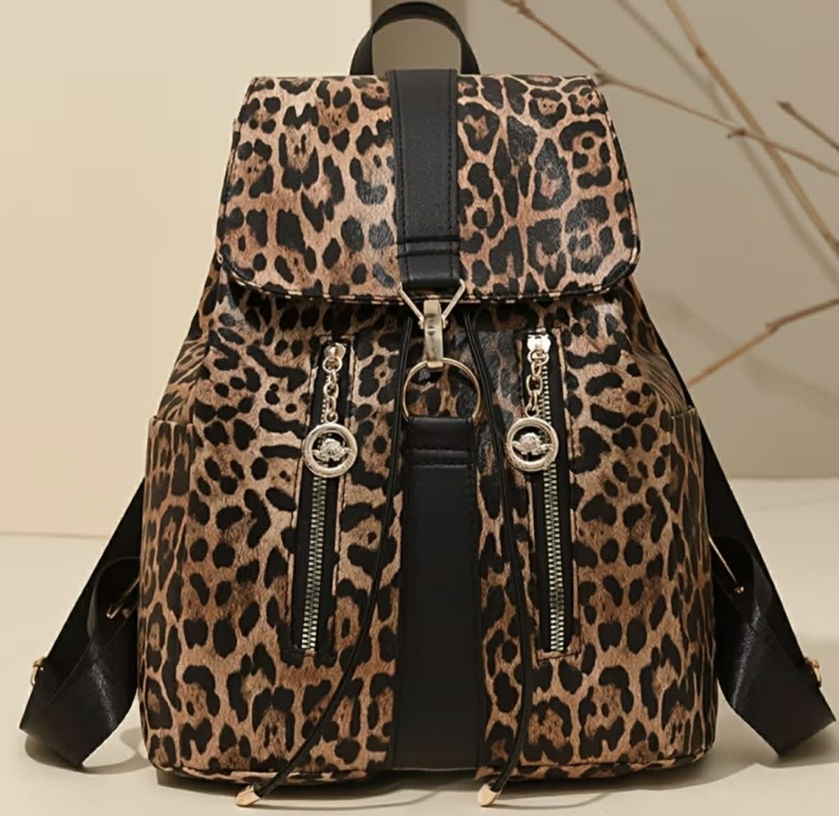 Sportlich elegante Rucksack mit Leopardenmuster