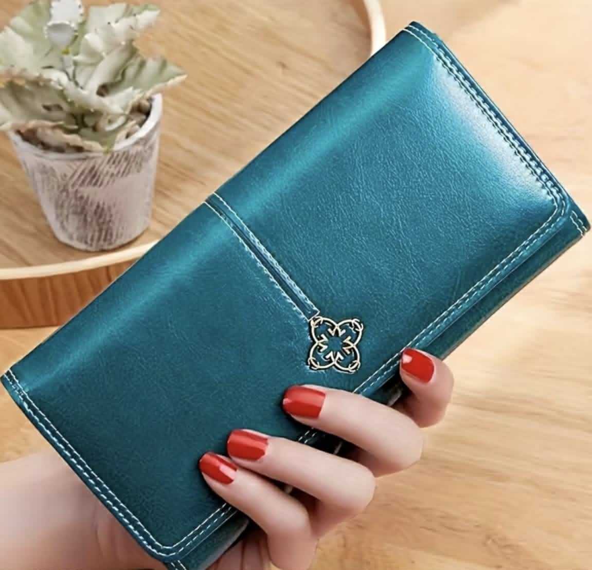 Дамски портфейл